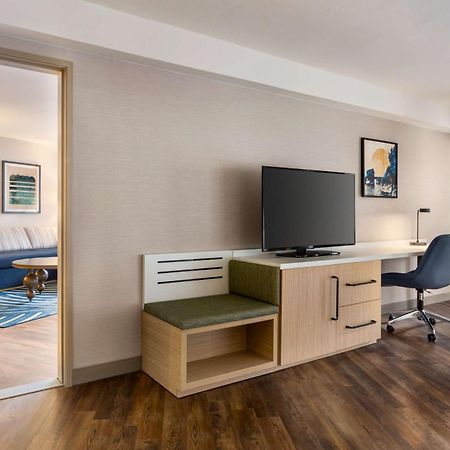 Hilton Garden Inn Monterey Exterior foto