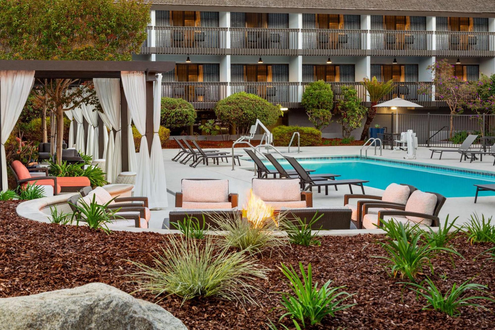 Hilton Garden Inn Monterey Exterior foto