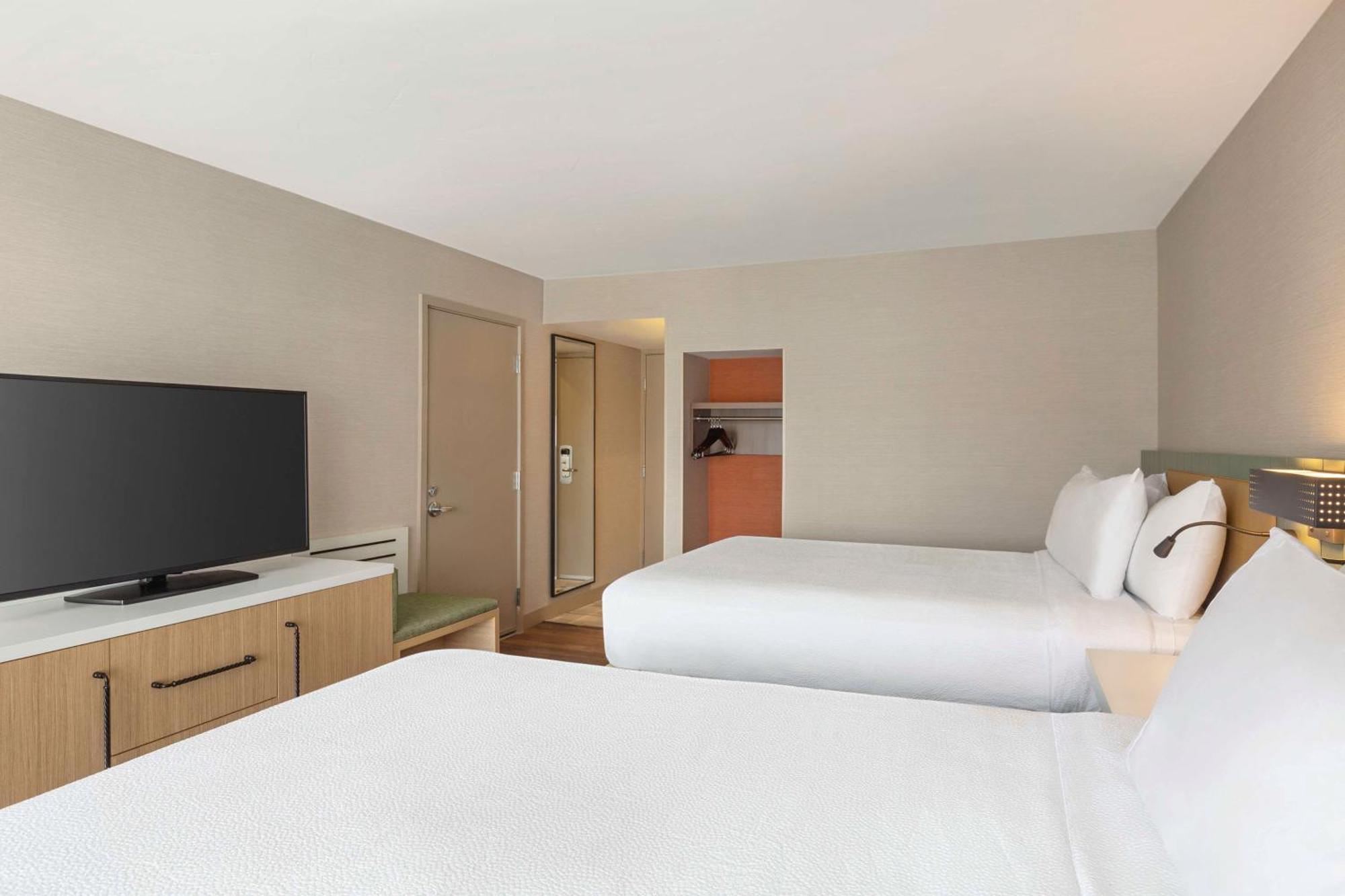 Hilton Garden Inn Monterey Exterior foto
