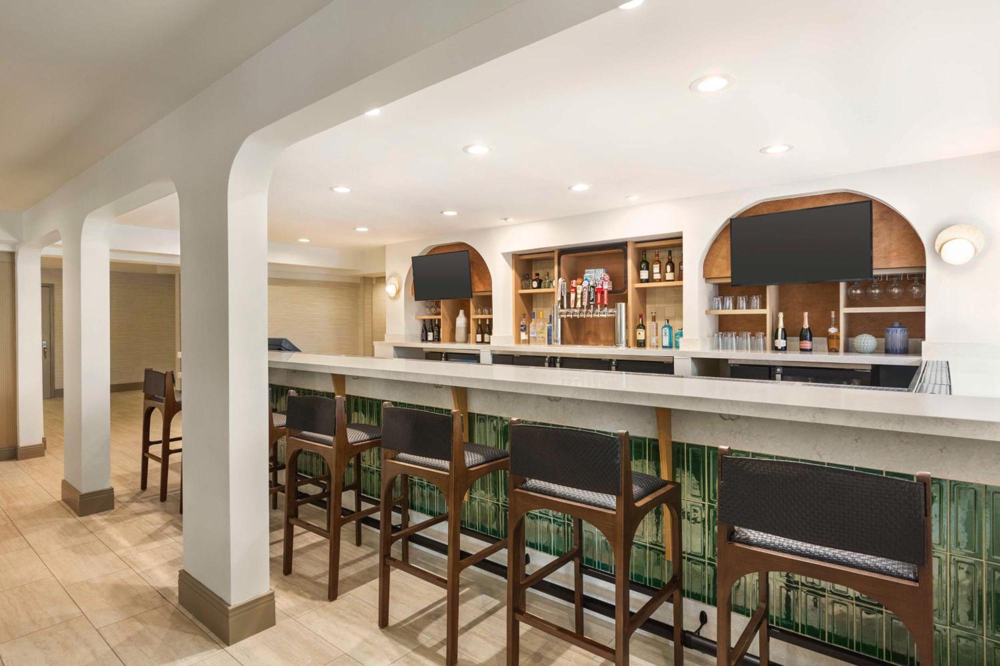 Hilton Garden Inn Monterey Exterior foto