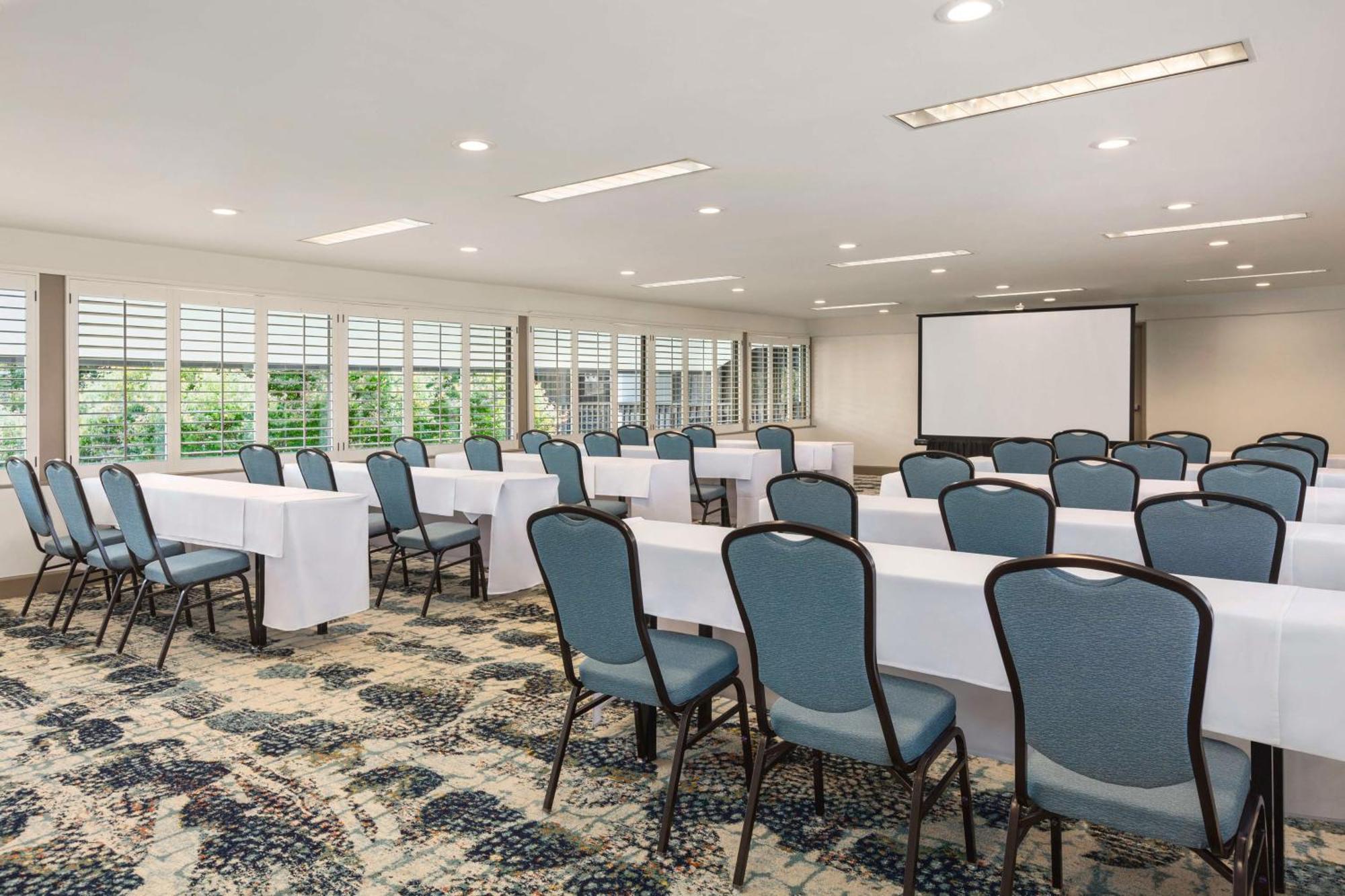 Hilton Garden Inn Monterey Exterior foto