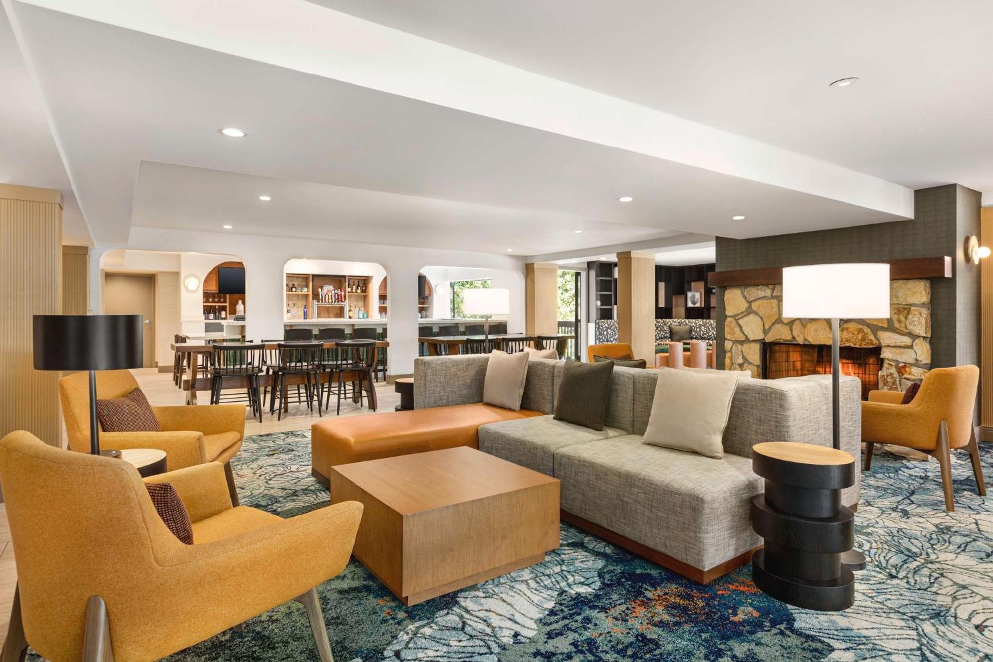 Hilton Garden Inn Monterey Exterior foto